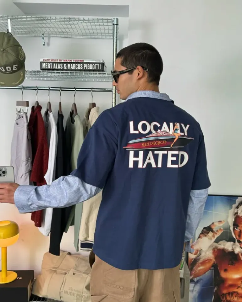 Camiseta Azul Marino Locally Hated