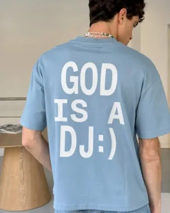 Camiseta God is a DJ Azul Cielo