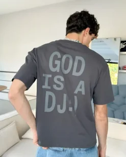 Camiseta God is a DJ Gris Oscuro