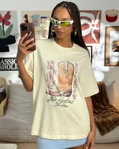 Camiseta Yeehaw Blanco Crema