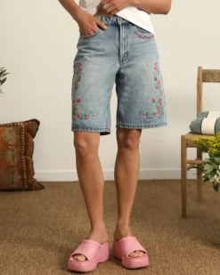 Pantalón Corto Denim Flowers